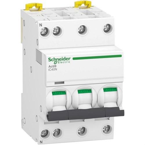 Interruptor automático IC40N 3P 16A Curva C 10kA com referência A9P54716 à marca SCHNEIDER ELECTRIC