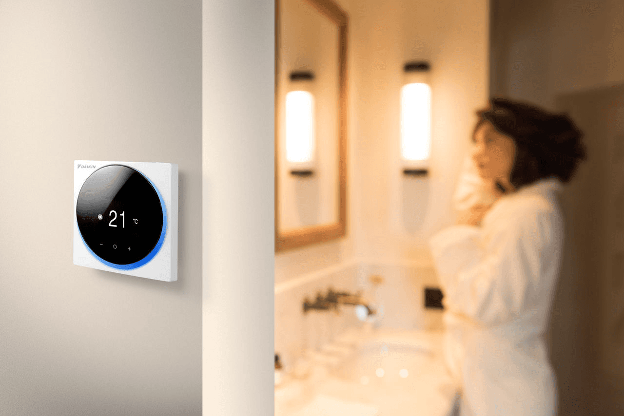 Termóstato com fios Daikin Madoka BRC1H52W com referência BRC1H52W à marca DAIKIN